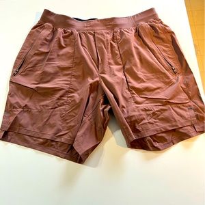 Lululemon license to trains shorts